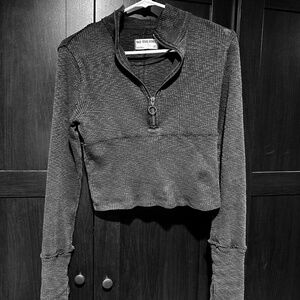 Women's We the Free Distressed Gray Thermal Crop Shirt - MEDIUM